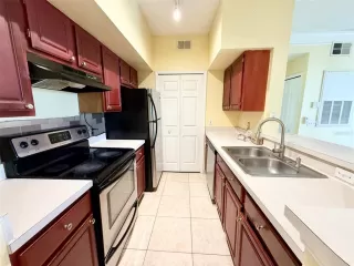 Photo #6: S5130386 Listing 