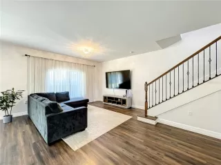 Photo #5: S5130597 Listing 