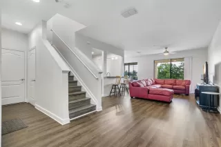 Photo #5: S5131133 Listing 