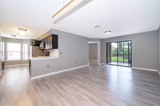 Photo #3: S5131428 Listing