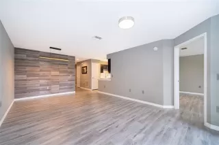 Photo #4: S5131428 Listing