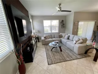 Photo #4: S5131464 Listing