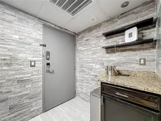 Photo #5: S5131669 Listing