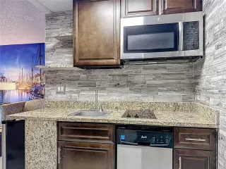 Photo #6: S5131669 Listing