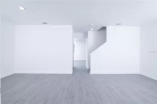 Photo #2: S5131793 Listing