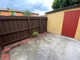 Photo #5: S5131940 Listing