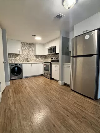 Photo #2: S5131953 Listing