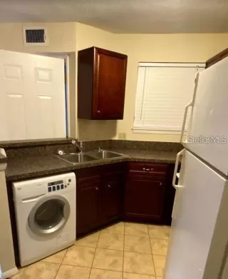 Photo #3: S5131988 Listing 