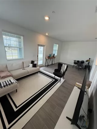 Photo #6: S5132015 Listing 