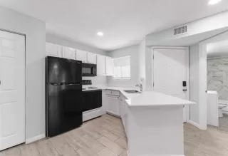 Photo #1: S5132322 Listing