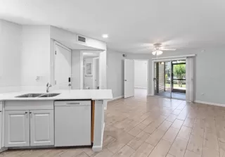 Photo #3: S5132322 Listing