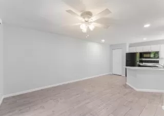 Photo #5: S5132322 Listing