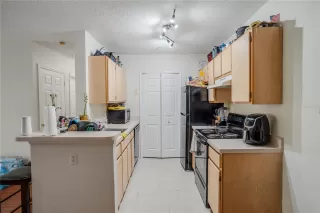 Photo #6: S5132996 Listing