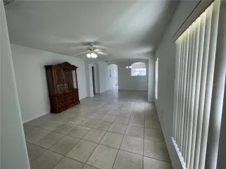 Photo #4: S5133135 Listing