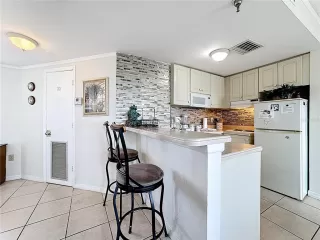 Photo #5: S5133253 Listing