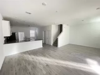 Photo #6: S5133746 Listing 