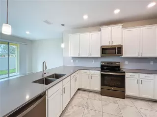 Photo #5: S5133813 Listing