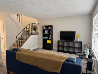 Photo #2: S5134108 Listing