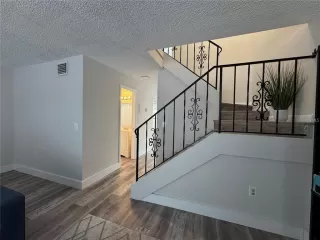 Photo #3: S5134108 Listing