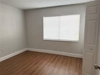 Photo #6: S5134155 Listing