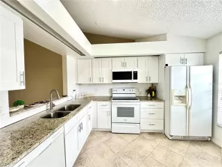 Photo #5: S5134195 Listing