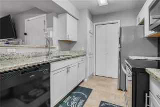 Photo #5: S5134204 Listing 