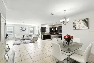 Photo #3: S5134302 Listing