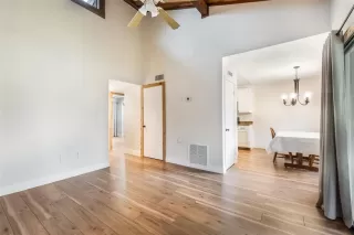 Photo #6: S5134563 Listing