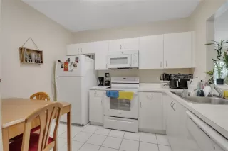 Photo #5: S5134576 Listing