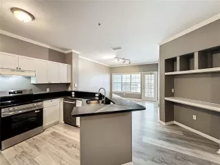 Photo #4: S5134599 Listing