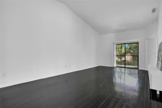 Photo #3: S5134782 Listing