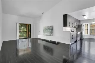 Photo #4: S5134782 Listing