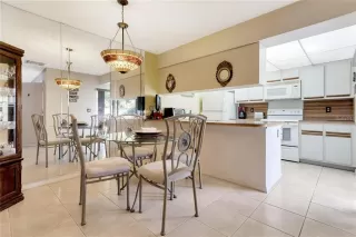 Photo #5: S5134815 Listing 