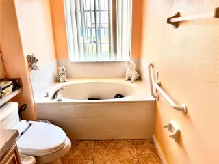 Photo #4: S5135879 Listing