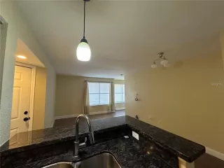 Photo #6: S5135906 Listing