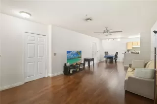 Photo #4: S5136043 Listing 