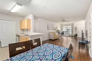 Photo #6: S5136043 Listing 