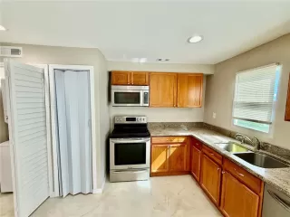 Photo #4: S5136123 Listing