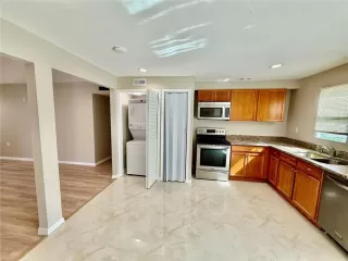 Photo #5: S5136123 Listing