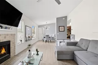 Photo #4: S5136440 Listing