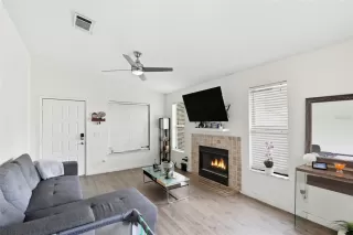 Photo #6: S5136440 Listing