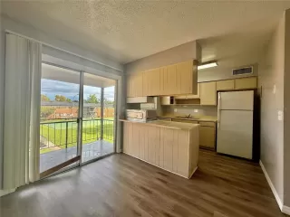 Photo #4: S5136452 Listing 