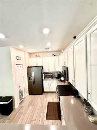 Photo #6: S5136568 Listing