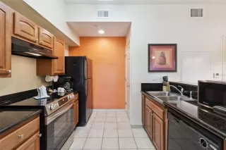 Photo #4: S5136600 Listing