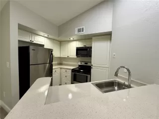 Photo #3: S5137023 Listing