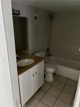 Photo #6: S5137047 Listing