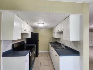 Photo #3: S5137317 Listing
