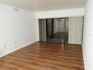 Photo #6: S5137545 Listing