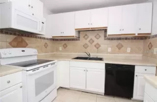 Photo #6: S5137669 Listing