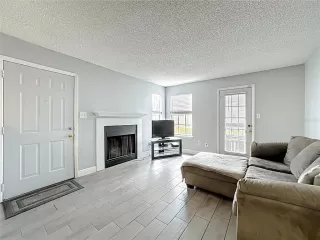 Photo #3: S5137676 Listing